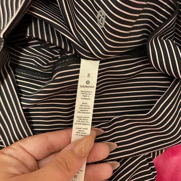 Lululemon Scallop crop - Picture 2 of 4